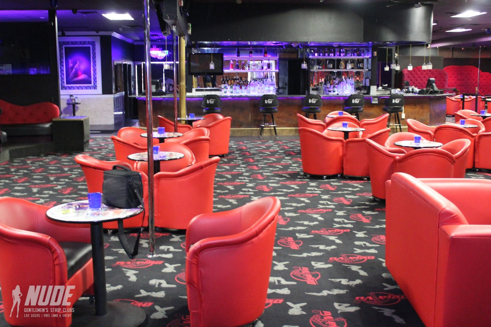 Deja Vu Showgirls Las Vegas floor seating and stage