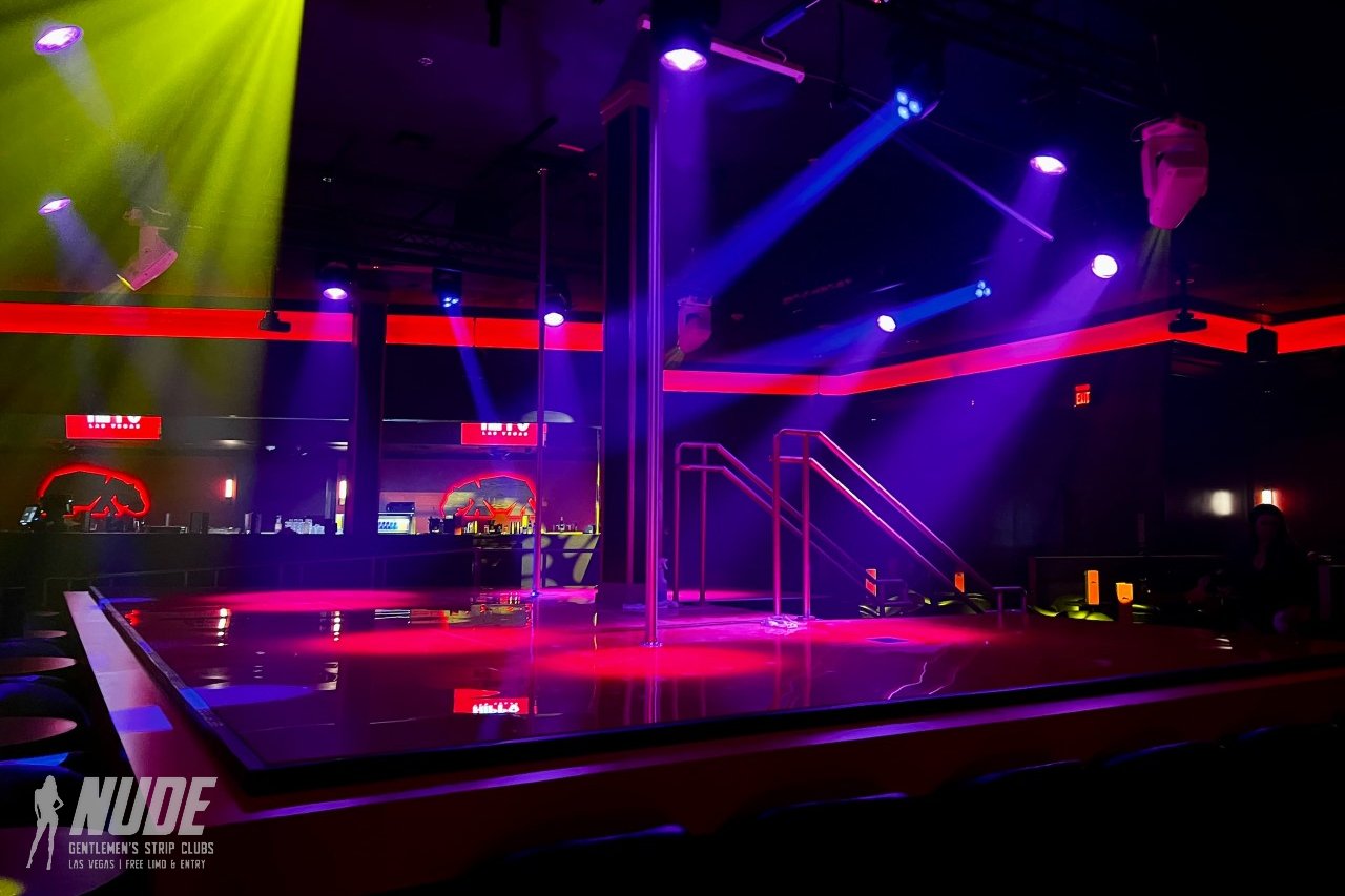 Treasures Las Vegas multi-level main stage